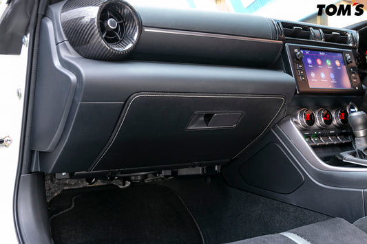 Glove box protector for GR86 and BRZ
Available in white or red stitching to match the oem stiching