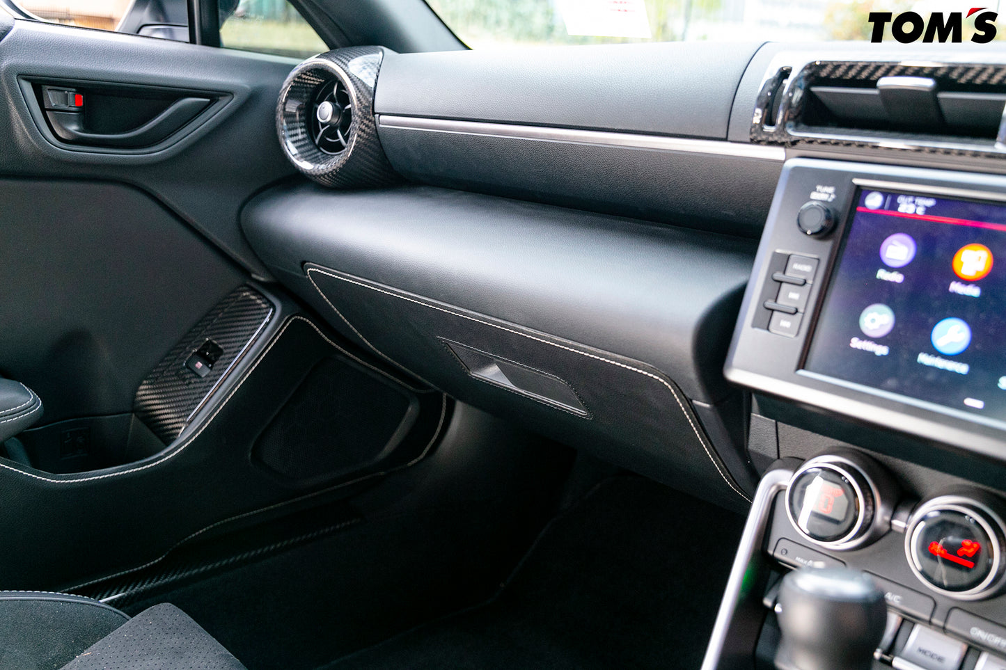 Glove box protector for GR86 and BRZ
Available in white or red stitching to match the oem stiching
