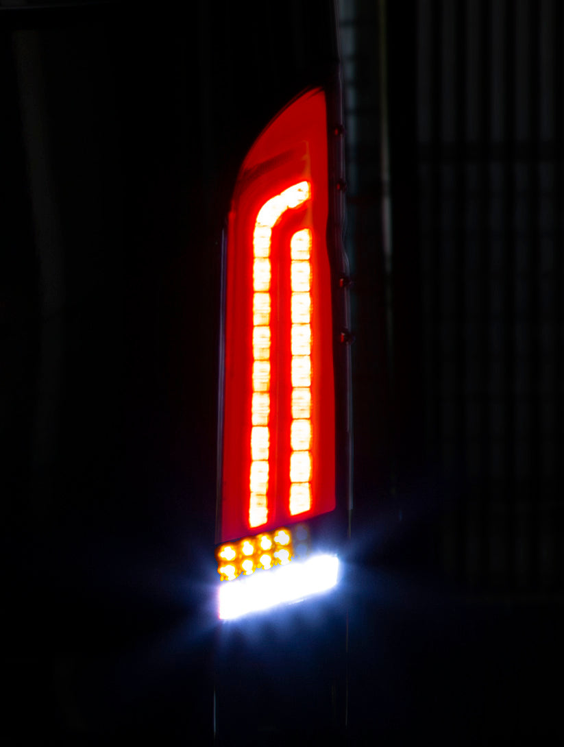 Toyota Hiace 200 serise LED tails