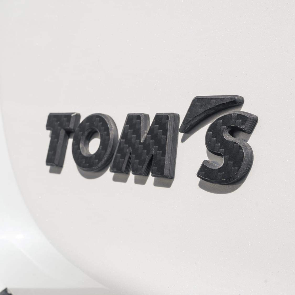 Toms Logo Emblem (Carbon Type)