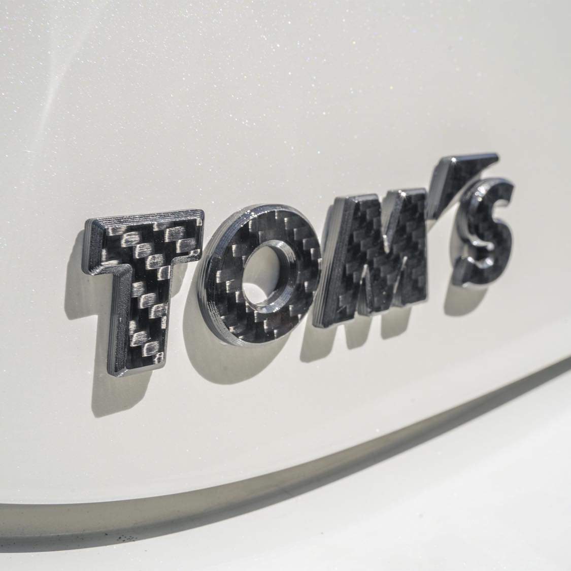 Toms Logo Emblem (Carbon Type)